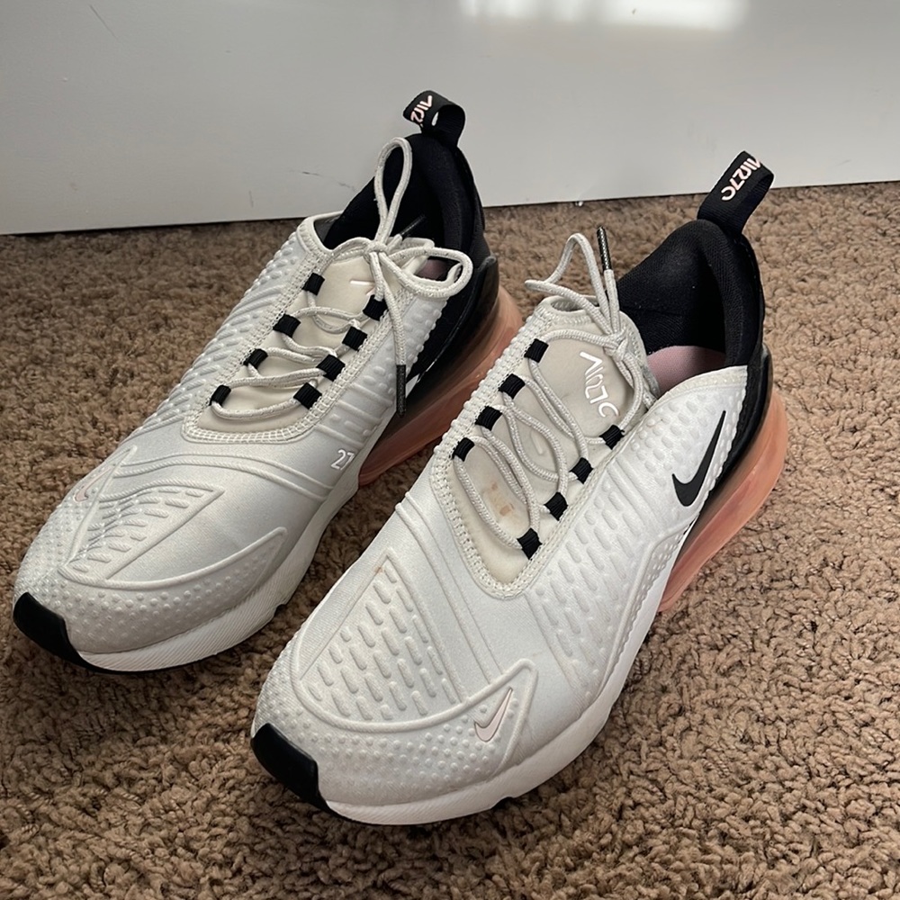 Nike 270